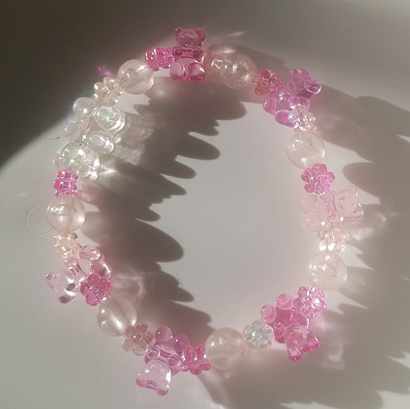 🐻 Pink Gummy Bear Glow Bracelet - Picture 3 of 6